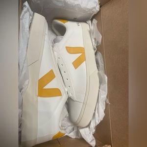 Vera Campo Sneaker in Mustard gold